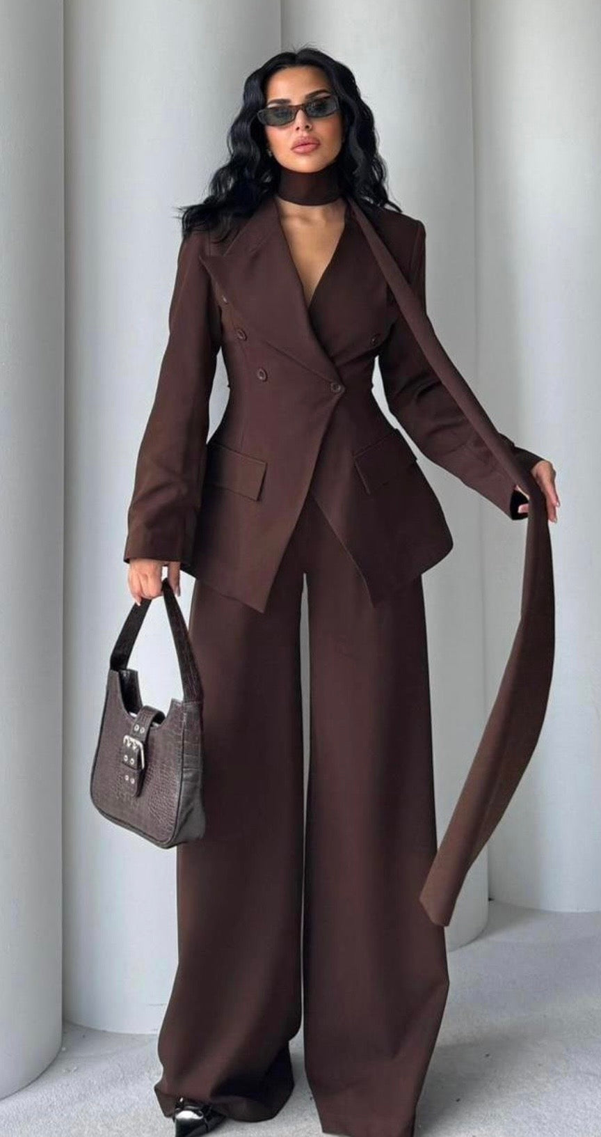 Tailleur femme avec tour de cou -Marron