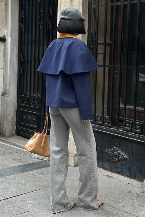 Blouson femme avec cape  65 % coton -bleu