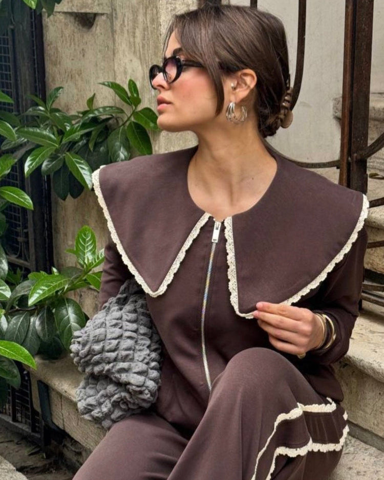 Jogging avec col Claudine – Elégance décontracté