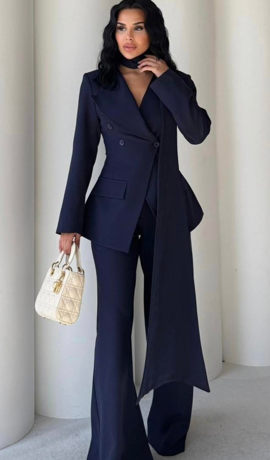 Tailleur femme avec tour  de cou -Bleu marine