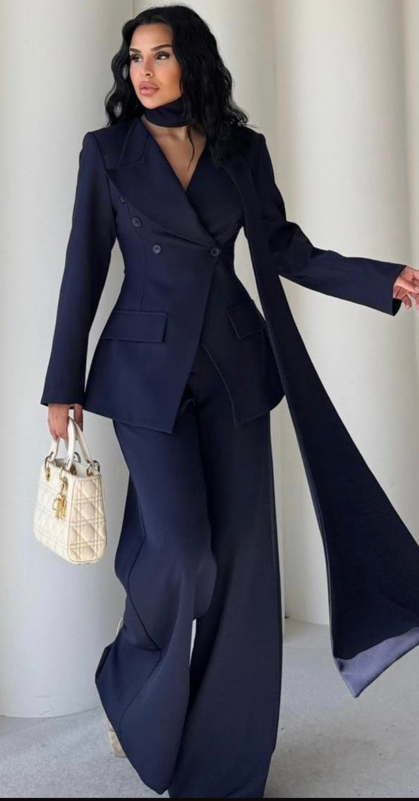 Tailleur femme avec tour  de cou -Bleu marine