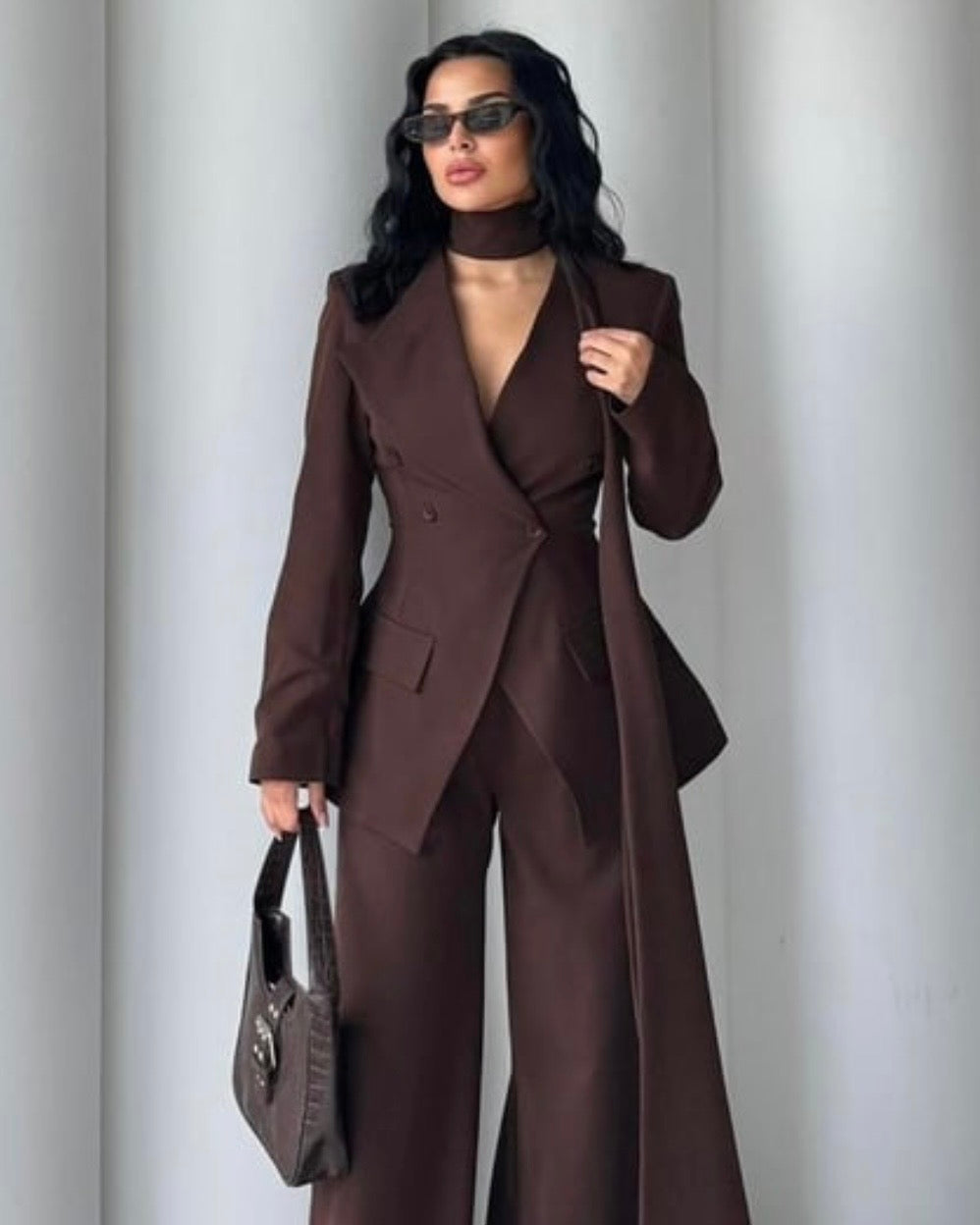 Tailleur femme avec tour  de cou -Marron