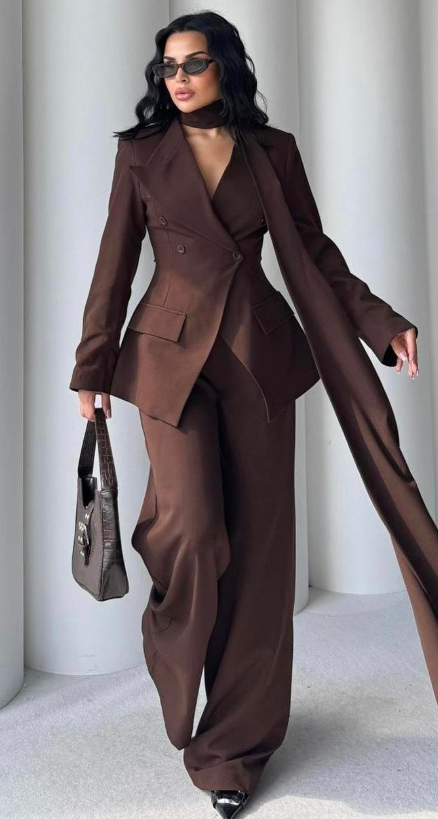 Tailleur femme avec tour  de cou -Marron