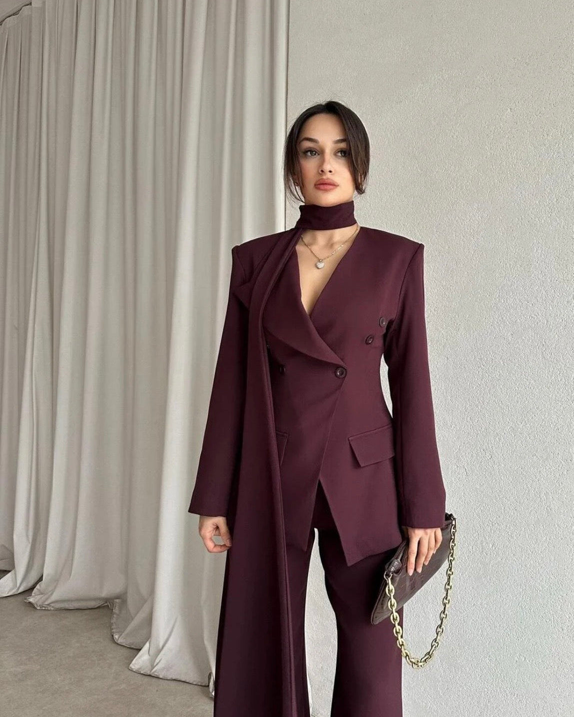 Tailleur femme avec tour  de cou -Bordeaux